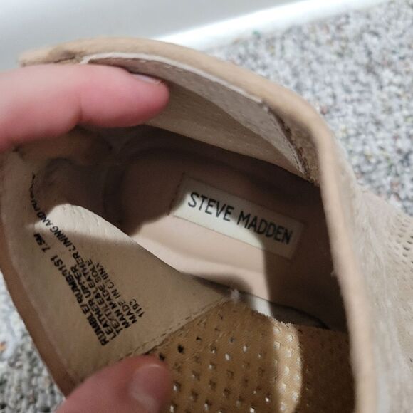 Steve Madden Rumble Tan Perforated Leather Bootie Ankle Boots Size 7.5 - Picture 5 of 7